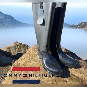 NWT sold out sizeTommy Hilfiger Women's Karissa Boot size 11